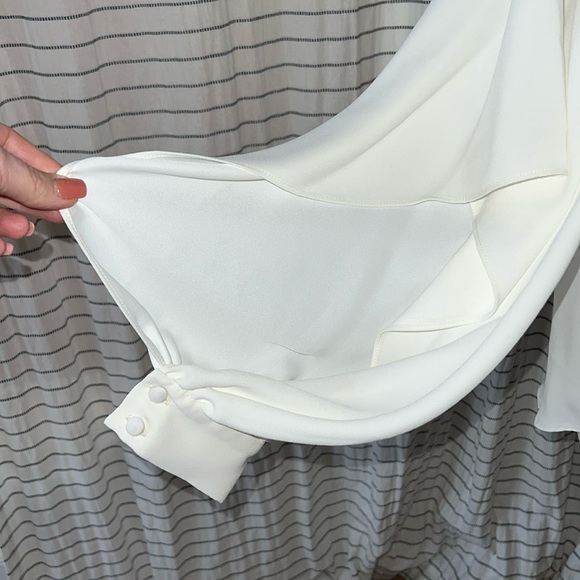 NWT Trina Turk Women’s Scoop Neck Rejoice Top Split Long Sleeves White Large - Picture 2 of 7